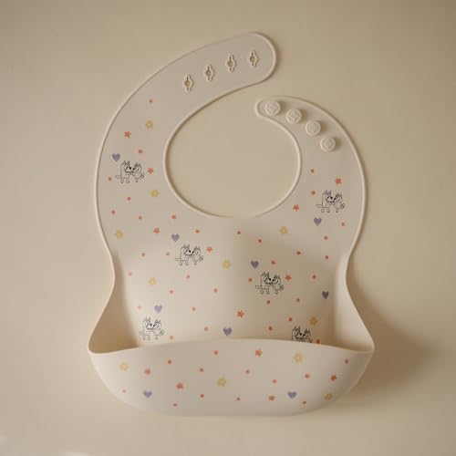 mushie x Bluey Silicone Baby Bib | Adjustable Fit - Image 3