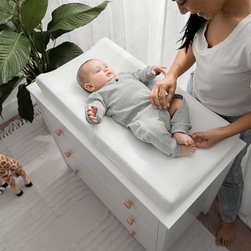 Comfy Cubs Muslin Fitted Changing Pad Cover - Image 2