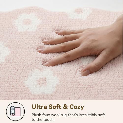 GRANNY SAYS Floral Pink Bathroom Rug, Cute Scalloped Bath Mat - Image 3
