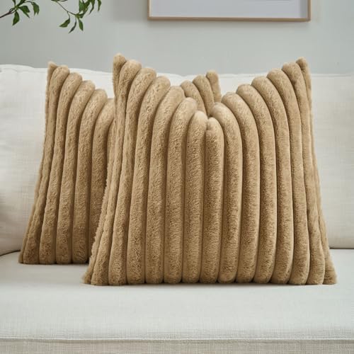 FUTEI Pack of 2 Faux Fur Throw Pillow Covers 22x22 Inch by FUTEI