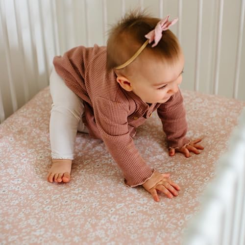 Sorrel + Fern Baby Crib Sheets Neutral, Fitted 2-Pack - Image 4